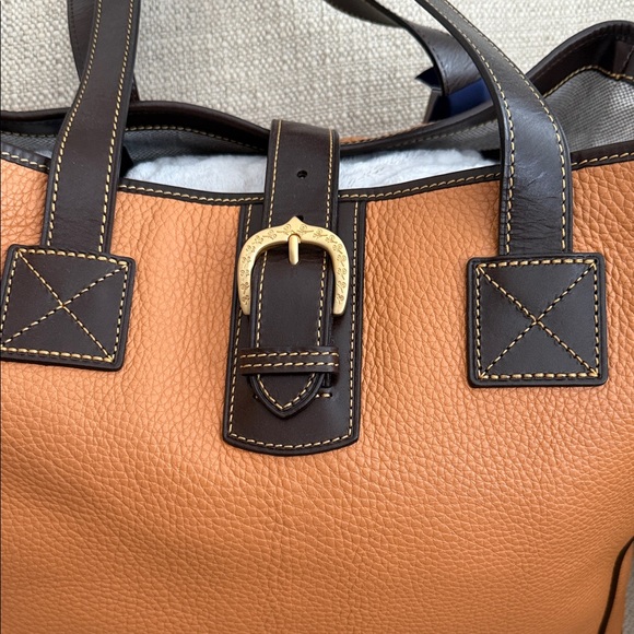 Dooney and Bourke, large Leather Tote Bag and cosmetic case - Picture 16 of 16